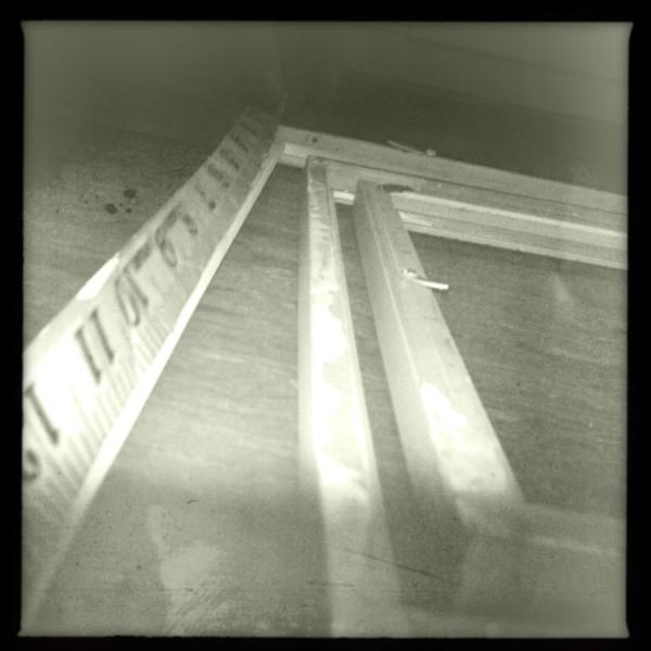 smoke_and_roses's tweet photo. @HelenFoot measuring ecclectic square (charity shop) frames for @c_dillinger 's photographs @10plots http://t.co/rkO3NEzz
