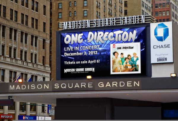 Harry_Styles's tweet photo. Cant believe we will be performing at MSG later this year! Tickets on sale at 5pm EST on 6th April http://t.co/XjIwAXNW http://t.co/8QzDmylZ