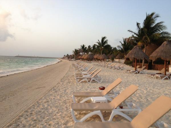 ecrocitto's tweet photo. 7:30am in Cancun 😊 http://t.co/CwiHiYo5
