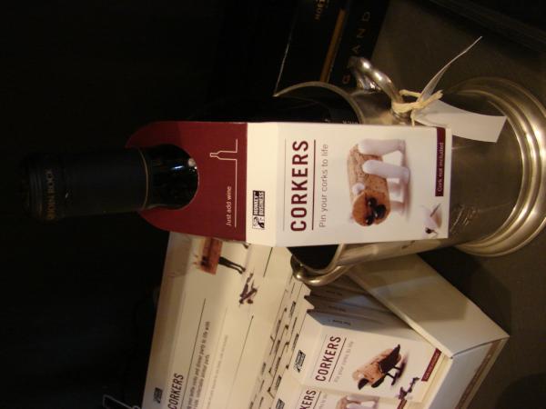 bdorpsquare's tweet photo. Cute dinner gift. Pin your corks to life! @bdorpsquare @ZoonJacobs http://t.co/wgn3ihi9