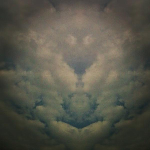 heavyfullcourse's tweet image. ฟ้าวันนี้มีเมฆดำหลายก้อนลอยเกลือน #eyeview #view #sky #BKK #thailand #pic #popular