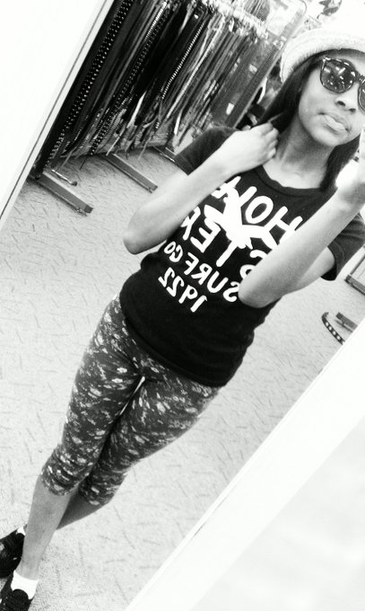 Watch Niya's leaked NSFW photo on TwXstars