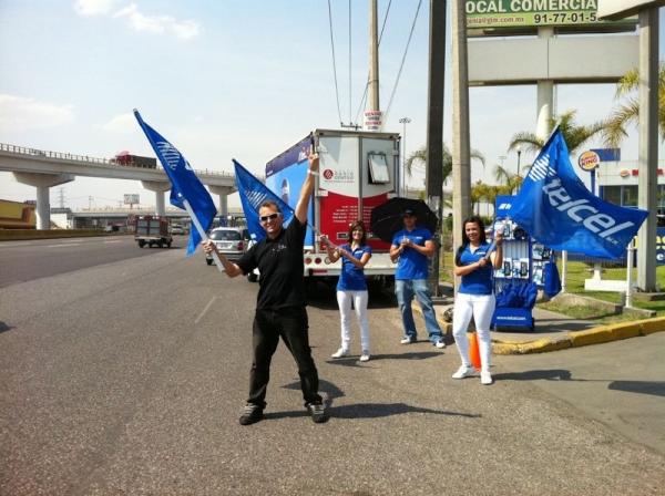 laoctava_tv's tweet photo. @arturomacias977 trae toda la actitud en la caseta de #Queretaro #Springbreak977 http://t.co/ZEbXQZCu