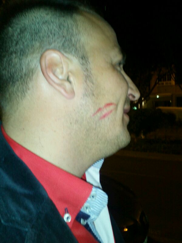 1982alejandrocr's tweet photo. @fernandolctron @SaulFernandez10 nuevo tatuaje es lo qué se lleva Jajajjaja http://t.co/rj8o9BxP