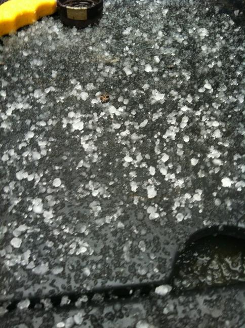 99Leanne's tweet photo. My BBQ at 5:30pm, tons of hail! http://t.co/LNbvlF5Z
