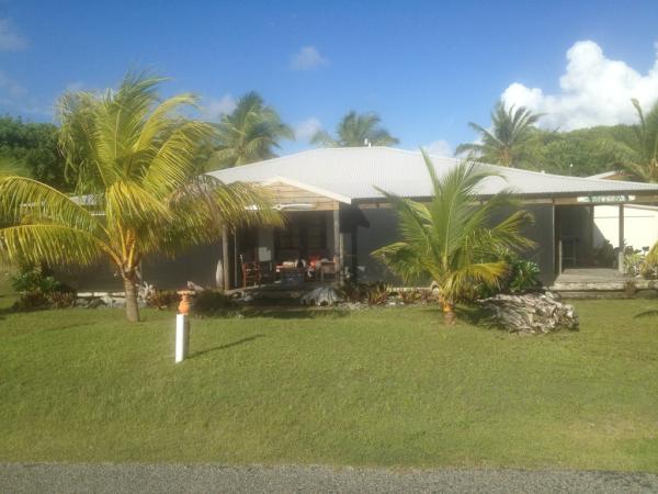 sidon's tweet photo. Hanging out on Cocos island. Gob smackingly beautiful place.... Off to Home island. http://t.co/yaQlH8Zv