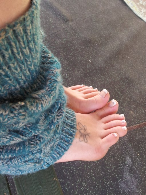 Xoxoxo #toes http://t.co/YTlvJv3F<a href="/tag/toes"class="tags">#toes</a>