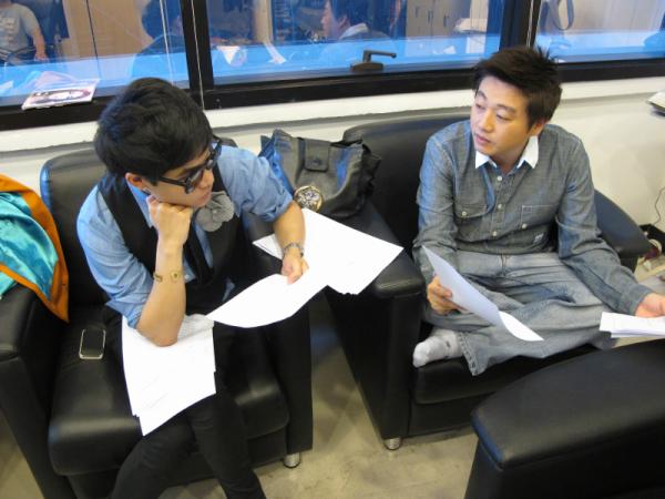 GTHONAIR's tweet photo. #JuddMent พบกับ @LoukgolfLG และพี่เอก ที่มาอัพเดททุกข่าวให้คุณ! ร่วมสนุกกันได้ที่ facebook.co,/JuddMent http://t.co/8YlU295R