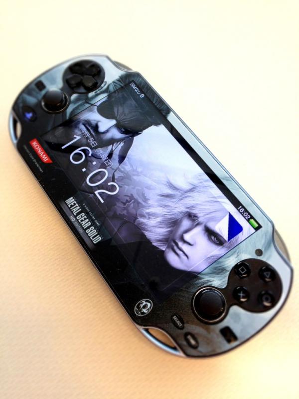 大石次郎 Ps Vita版 Metal Gear Solid Hd Edition 先着購入特典のオリジナルデザイン保護フィルムです コレは欲しい 画面部分もシートがあるスグレモノです Http T Co Pcasfvb1 Twitter