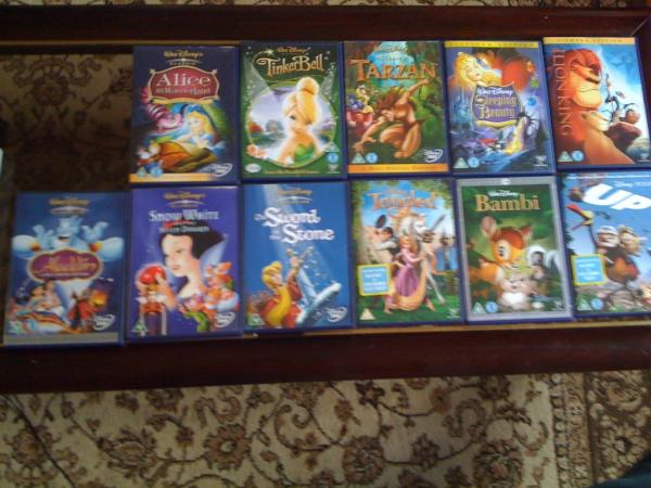 HannahShayle's tweet photo. So who wants to have a Disney day with me?! http://t.co/9W9uEzHm