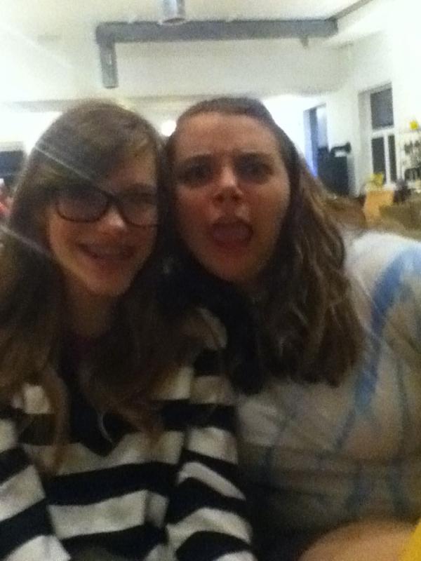 BayandK's tweet photo. At plan B with @LeahNoelle12 and savannah:) #SwagItOut http://t.co/9c19Eoja