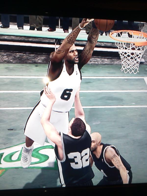 overcastyg's tweet image. @KingJames #2k12 #posterization