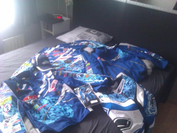 ajteam19's tweet photo. Ons nieuwe pak Voor de off the road.. http://t.co/3ugERrr4
