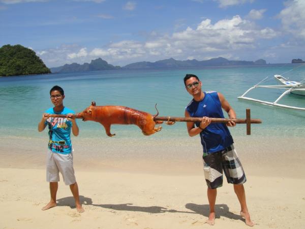 BarracosoKen's tweet photo. Lunch!!!! #elnido http://t.co/bGFj9ksu