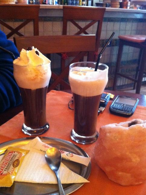mariaunfilete's tweet photo. Cafe irlandes para empezar bien la mañana ohh si @csanchez1312 http://t.co/vTJVQLiB