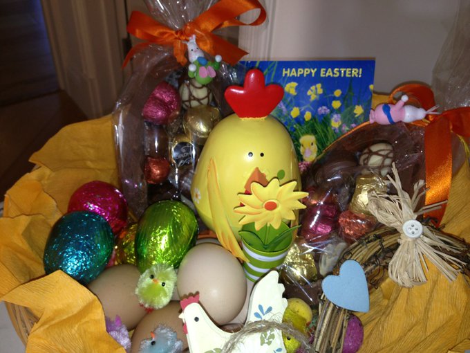 Easter bunny arrived today hehe http://t.co/XWDqcBqg<a href="/tag/beauty"class="tags"><span>#beauty</span></a><a href="/tag/pamper"class="tags"><span>#pamper</span></a><a href="/tag/marksandspencer"class="tags"><span>#marksandspencer</span></a>