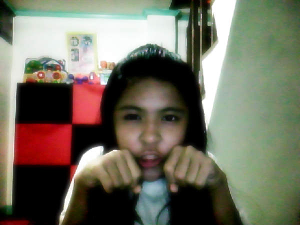 ChasleyQ's tweet photo. ..... #webcamtoy http://t.co/aWhO93zR