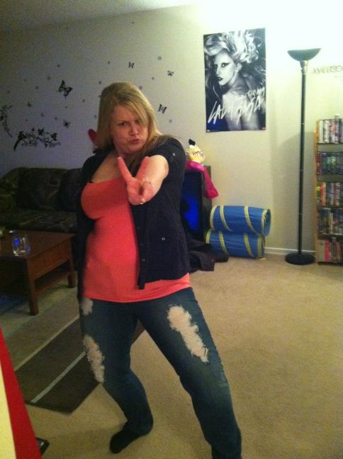 Peacheschill's tweet photo. Strike a pose. Lol http://t.co/7XOUxRJY