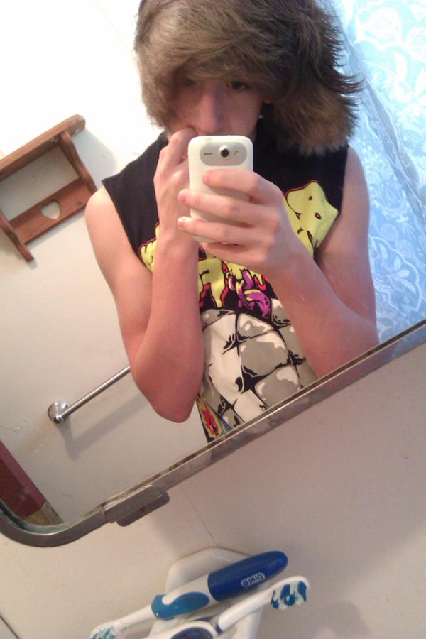 whaddupnickk's tweet image. hi i have some werid dreams. dfjdifj.