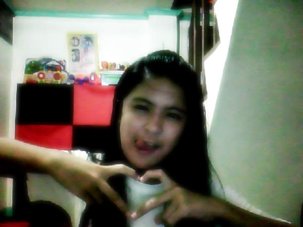 ChasleyQ's tweet photo. nothing to di in the house #webcamtoy http://t.co/3etQTE3z