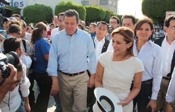 OlaAzulGto's tweet photo. CoMMMpromisos, X el Gto. que queremos!!! http://t.co/oNAmFAhO
