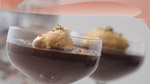 VDONext's tweet image. 伏特加酒香Valrhona朱古力慕絲 - 名酒煮佳餚系列
難度：★★★☆☆ 材料：朱古力碎，咖啡伏特加酒
ht.ly/aoWYo