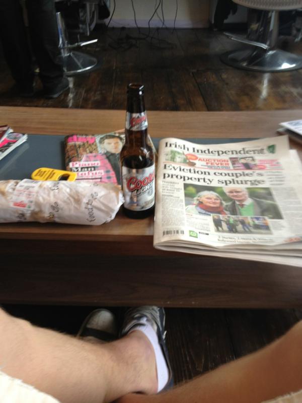 danny_wood1's tweet image. Bottles with the boys in grafting barber so now pre pre pre drinks before the shin dig #ucdball