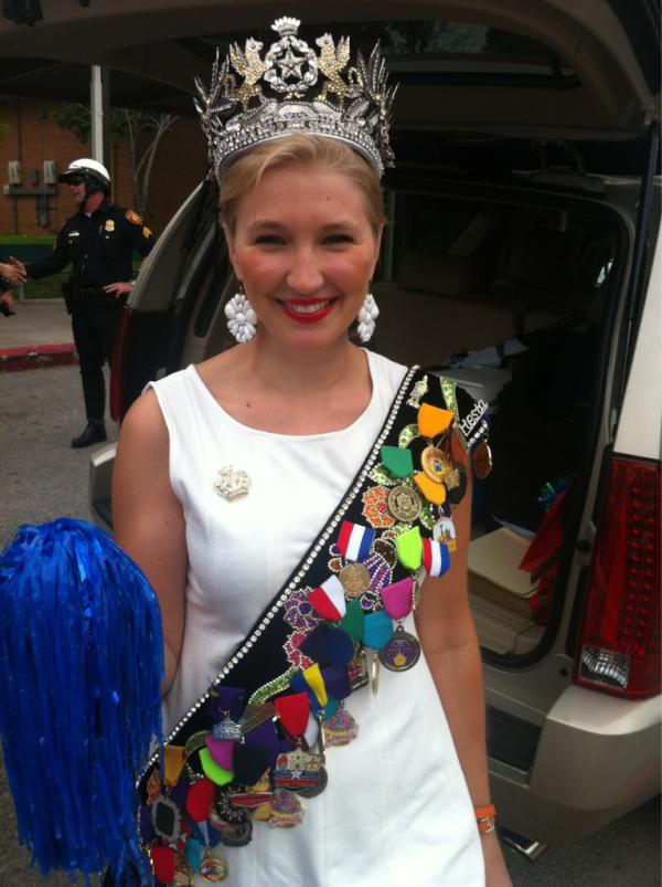 RiverParadeSA's tweet photo. @bbforsal is with us today too! http://t.co/7QOwyPUo