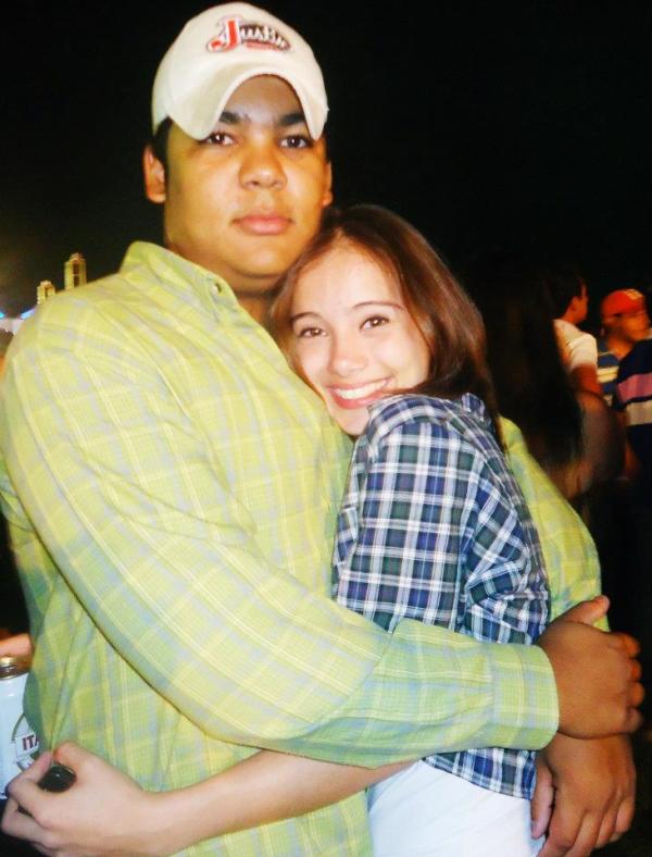allantachinski's tweet photo. Meu amorzinho eu te amo #EvelynVilhalva http://t.co/iy8rBwqF