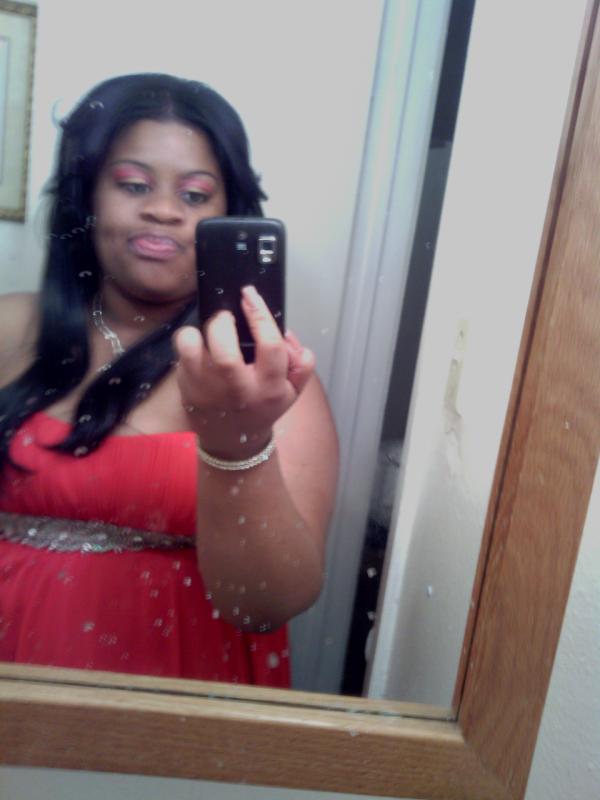 iWont_BiTE's tweet photo. Prom hair and make up http://t.co/8nZrSgd3