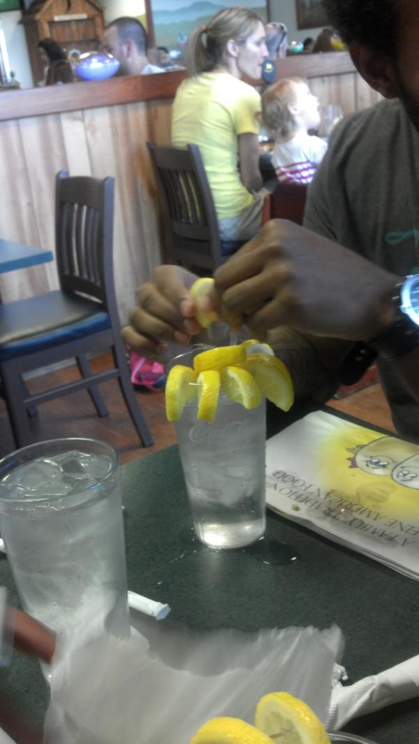 Hihippieking's tweet photo. He strikes again------->@Fr3sh__Prince @HiAsGiRafFpUsSy @StreetsTrickey http://t.co/0PDNxSkq