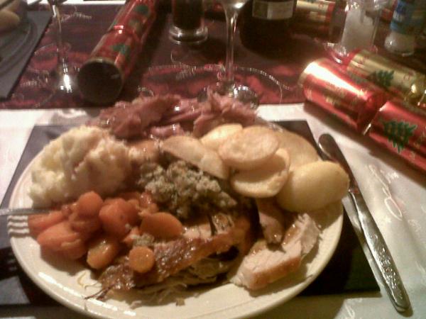 damienk11's tweet image. "@BrianKenneally: Ha, fact #moobs #2chins"@damienk11: #TenFactsAboutMe likes me food :) (Christmas dinner 2011) http://t.co/gUjaeEgr""envy