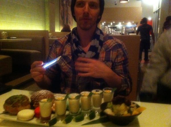 TonyHernandez's tweet image. yumm! “@varietycabaret: Dessert on house at #slurpingturtle w @TonyHernandez @PennyPibbets @LijanaWH @GazillionaireLV  http://t.co/5be8041a”