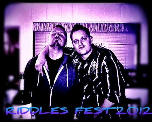 AmandaValdez85's tweet image. @MDRiddles @SocietyObserved @DimLProductions riddlesfest #2012 #GAF