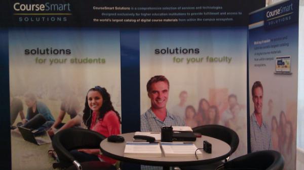 NaniJansen's tweet photo. Come visit @coursesmart at booth 7! Yummy snacks courtesy of #PearsonCITE http://t.co/aCQdeNxO