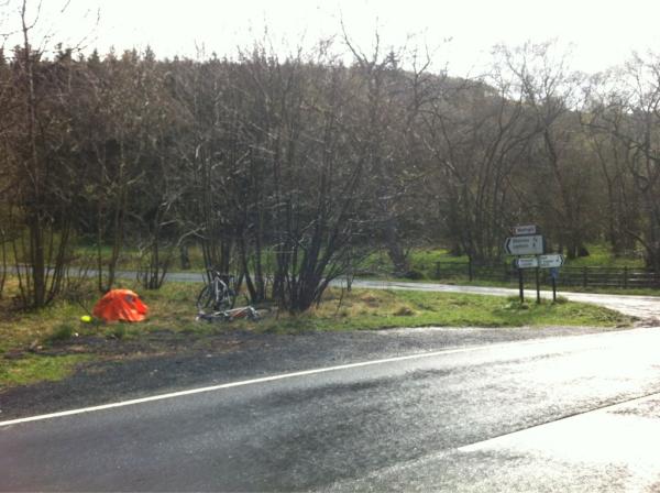 tightertights's tweet photo. The Bikers try to stay warm at the Check Point. Poor Jon is caught in the freezing rain and changing conditions. http://t.co/DP4doY0W