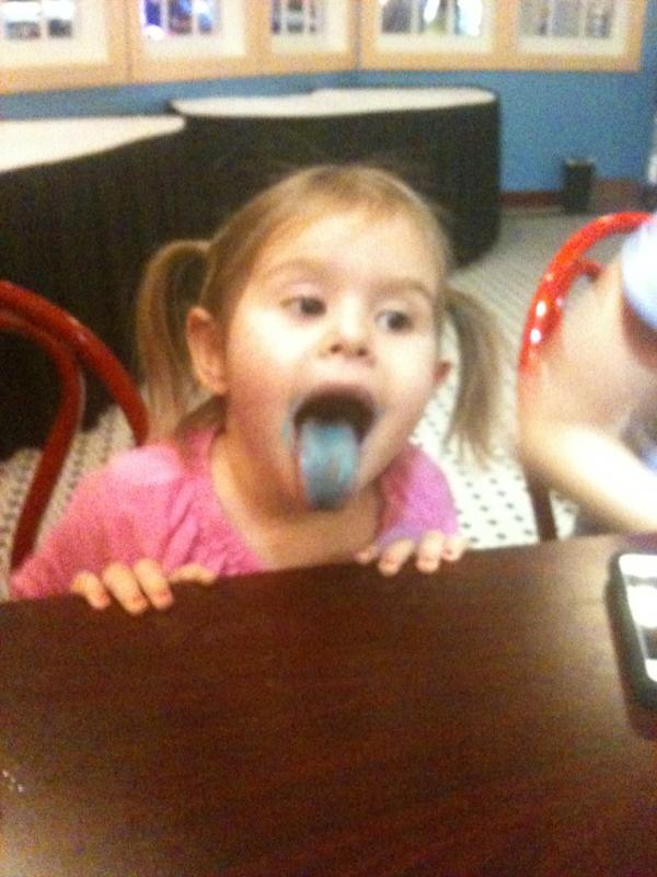 Justine3223's tweet image. shes crazy, just like mee. #myemma