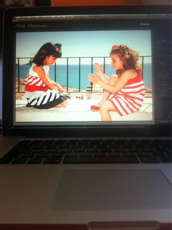 DUEZSTUDIO's tweet photo. Ultimando para mandar la editorial http://t.co/Nfv5ZyhU