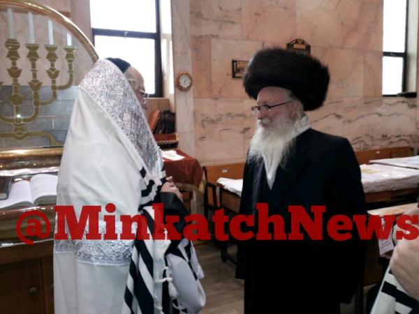 SerdahelChusid's tweet photo. RT @MinkatchNews: Gav"d Serdahel shlita was by Rabaini shlita today after shachris. http://t.co/FfUmTqFN