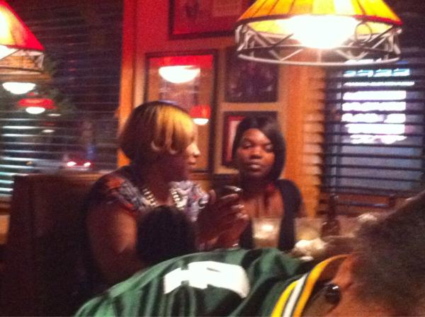 trippp3's tweet photo. Ratchet females at apple bees http://t.co/V7dtORWM