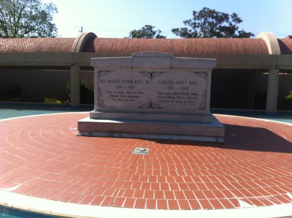 gregwrght's tweet photo. This is the final resting place of Dr. King and his wife Corretta Scott king http://t.co/rpsohqr4