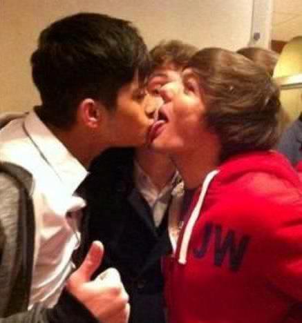 OneDirection4Re's tweet image. Jajajaja Zayn?