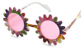 MiniWageProblem's tweet image. My best sunglasses. #MinimumWageProblems