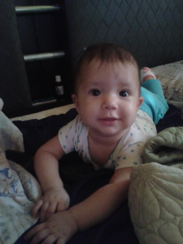 Carobuor's tweet photo. Mi mayor tesoro..te amo princesa http://t.co/0rHq1MQt
