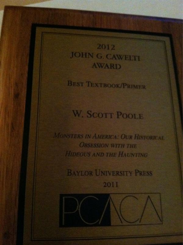 Baylor_Press's tweet image. #pcaaca award accepted! @monstersamerica, your book rocks!