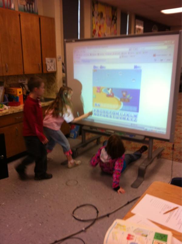 mrswideen's tweet photo. http://t.co/jfVvf6kN is a great literacy station. My students love the spell a picture activity http://t.co/S03KKHtH