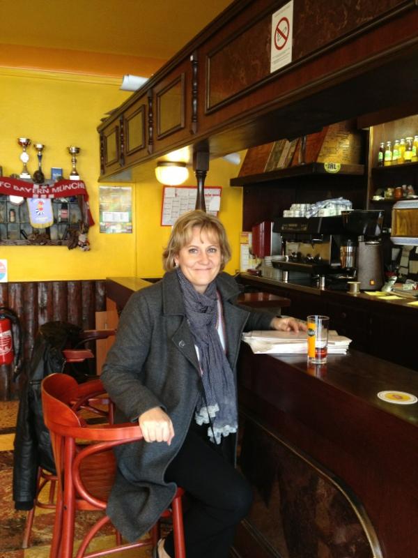 #Sisarkozyavaitetepresident <a href="/nadine_morano/">Nadine Morano</a> aurait peut-être retrouvé des amis pour trinquer avec elle…