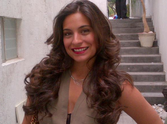 AnaBrendaNewMoo's tweet photo. La Hermosa Cambia Su Look c: http://t.co/E0ZkHQLD