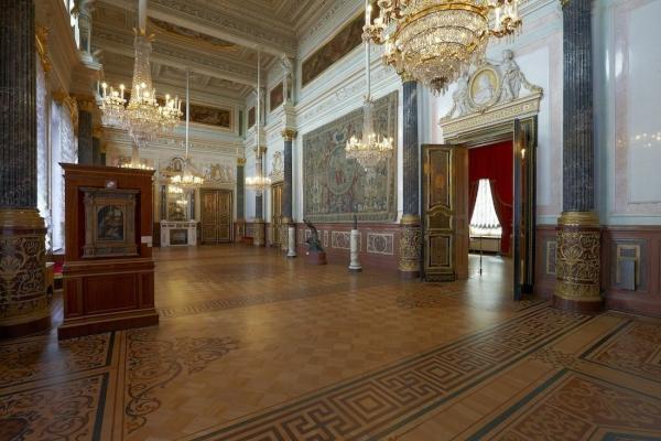 санкт-петербург. большой эрмитаж зал да винчи. зал леонардо да винчи в зимнем дворце. зал леонардо да винчи в зимнем дворце. зал леонардо да винчи в эрмитаже.