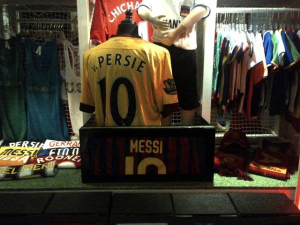 piersmorgan's tweet photo. Vegas has its priorities right... http://t.co/M7vSRf1c